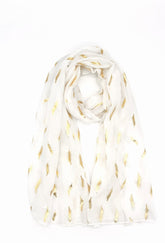 Scarf with feather pattern